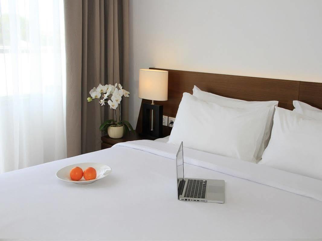 D'Primahotel Tangerang Exteriör bild